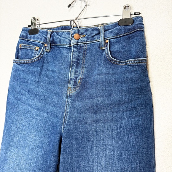 Boden Relaxed Wide Leg High Rise Jeans - Picture 4 of 10